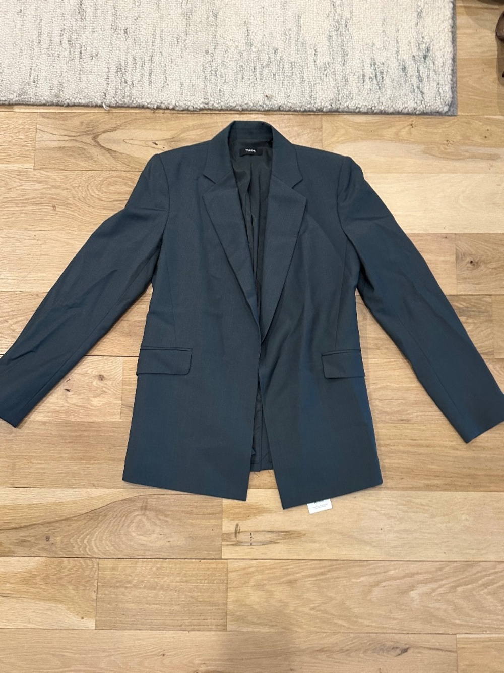 Theory Teal/Navy Blue Blazer Pre-Owned in Size 4